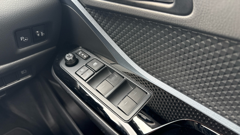 Toyota C-HR 1.8 Hybrid Design 5dr CVT Hybrid Hatchback